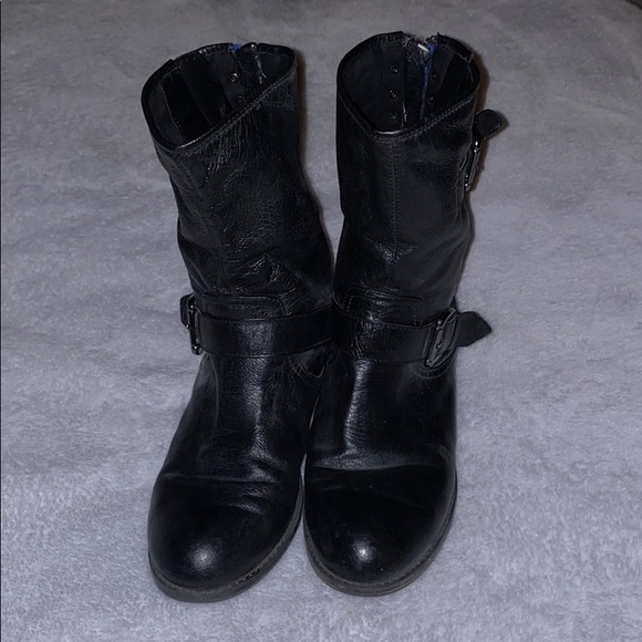 Steve Madden Black Ankle Riding Buckle Boots Sz 8 - Picture 1 of 7